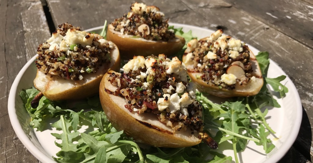 Pears grilled and stuffed with quinoa and cheese