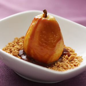 verpleegster vasteland Druipend Poached Pears with Vanilla Caramel Sauce and Toasted Peanuts - USA Pears