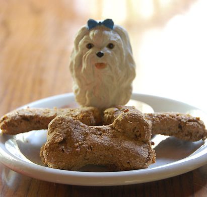 https://usapears.org/wp-content/uploads/2021/01/pear-dog-biscuits-e1611338670380.jpg